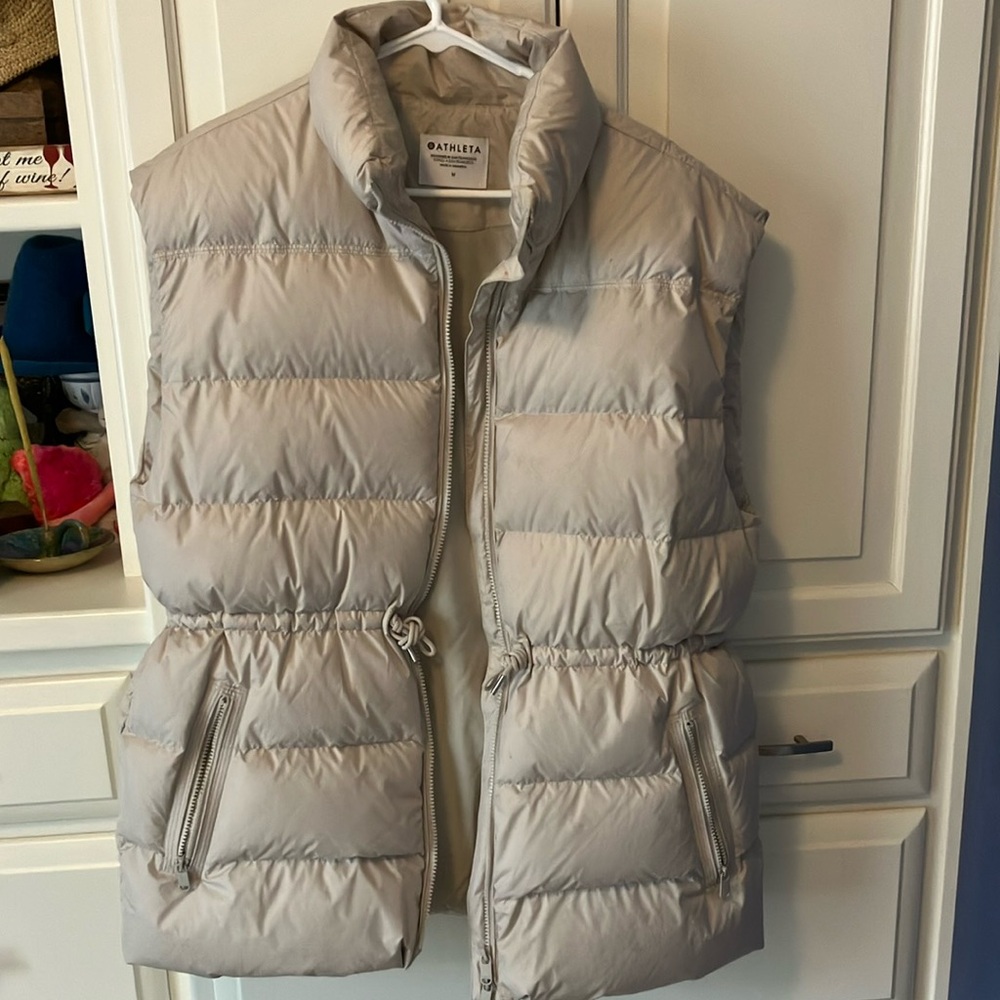 Athleta Light Puffer Vest excellent like new shape. Medium